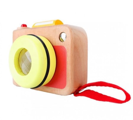 لعبة الكاميرا الخشبية