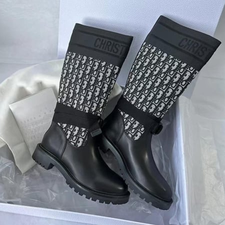 جزم وابوات نسائية ماركات عالمية