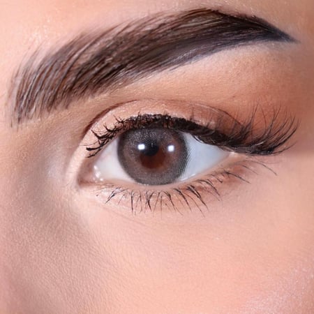 مون- عدسة شهرية