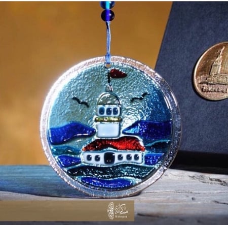 تعليقة رجاجية مرسومة يدويا