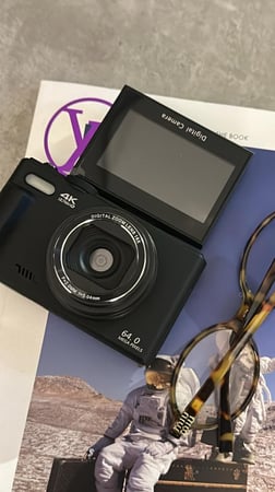 كميرا تصوير رقمية مدمجة بدقة4K