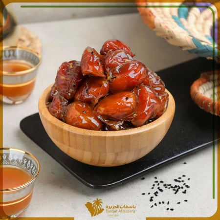 تمر خلاص القصيم 4 نجوم بحبة البركة والشمر نصف كيلو - مكنوز