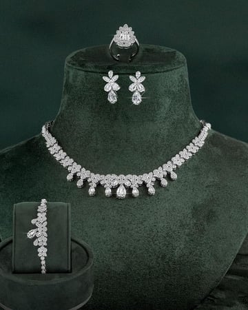 طقم زركون فاخر بلمعة الألماس للمناسبات