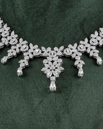 طقم مجوهرات زركون بلمعة الألماس الجذابة