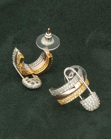 حلق بتصميم الدبوس تصميم فاخر بلمعة الألماس