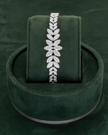 طقم نسائي للمناسبات مرصع بالزركون بلمعة الألماس مكون من 5 قطع