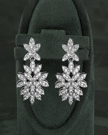 طقم مجوهرات نسائي مزين بالزركون للمناسبات