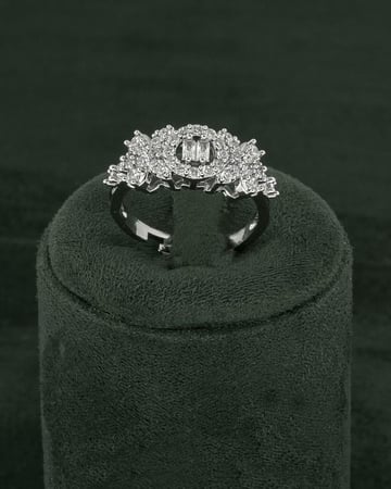 طقم زركون بلمعة الألماس مع ساعة، قلادة، إسوارة، خاتم، وأقراط