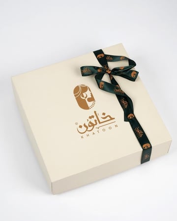 بكج الأميرة - طقم نسائي مرصع مع ساعة فاخرة