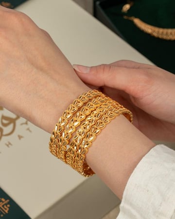 بناجر  نسائية بلمعة الذهب بتصميم ناعم/ 2 حبة