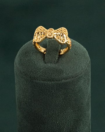 طقم اكسسوارات بلمعة الذهب ربطة فيونكة