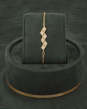 طقم زركون ناعم متألق بحبات الزركون بتصميم هندسي