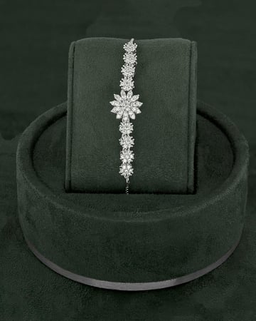 طقم زركون بلمعة الألماس مع ساعة، قلادة، إسوارة، خاتم، وأقراط