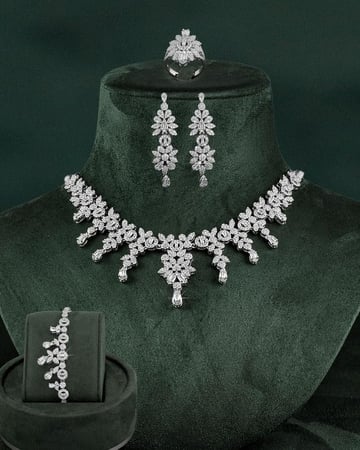 طقم مجوهرات زركون بلمعة الألماس الجذابة