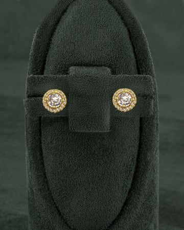 طقم شوكر سلسال وحلق مزين بالزركون تصميم ذهبي