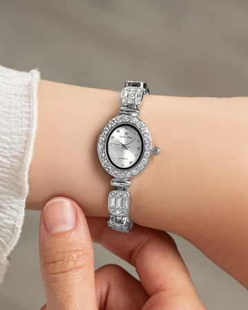 ساعة نسائية فاخرة مرصعة بالزركون