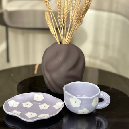 كوب قهوة بنفسجي  الورد البنفسجي