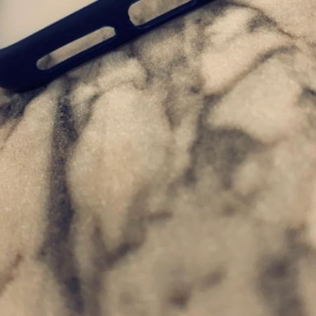 كفر ايفون11برو شفاف, بحواف باللون الازرق الداكن مع غطاء للكاميرا.