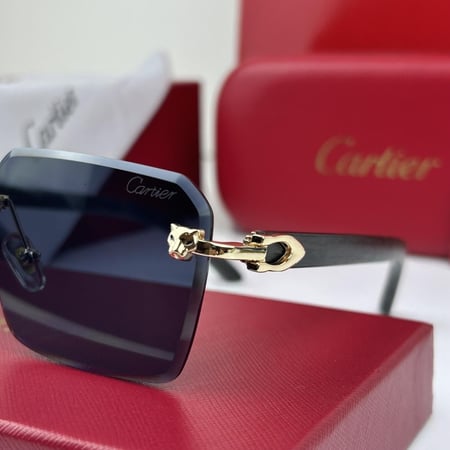 نظارة شمسية من ماركة كارتير