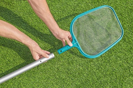 شبك تنظيف حمام السباحة