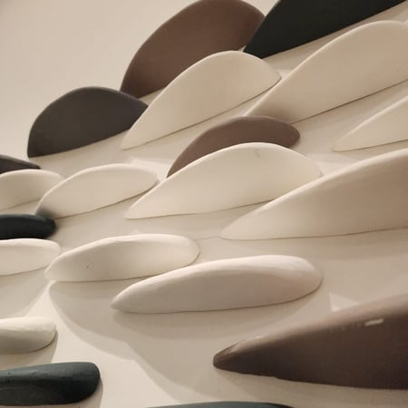 صخور منحنيه  250 حبه