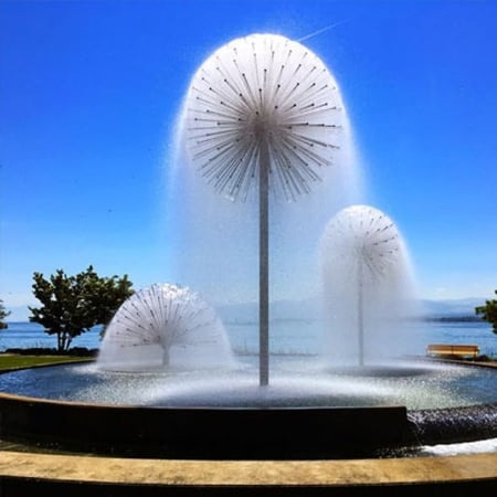 راس نافورة كرة بلورية