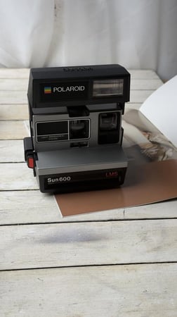 كاميرا polaroid