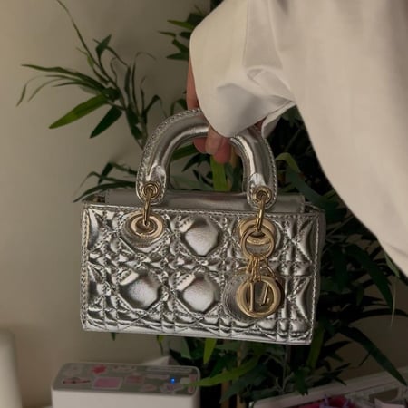 لدي ديور بحجم مايكرو