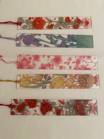 فاصل كتاب بلاستيكي (اصفر)