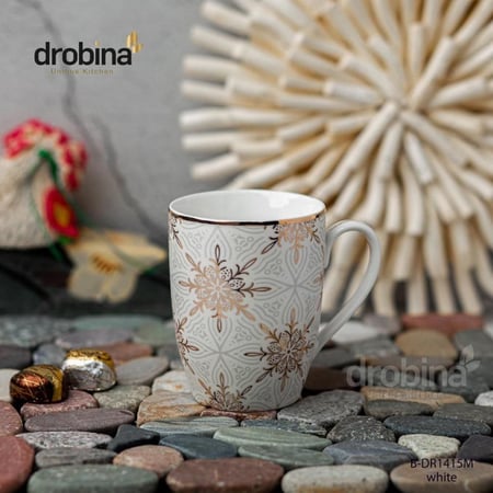 كوب شاي فاخر دروبينا باللون الأبيض