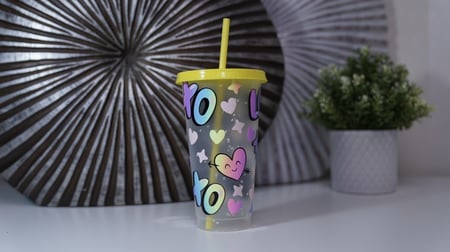 احلى اكواب المشروبات الباردة تصميم لاف - أوريليا