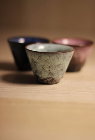 بكج 6 اكواب سيراميك ملونه لتقديم المشروبات مع بصندوق فخم