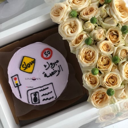 بوكس ورد بيبي جوري  +كيك كوري (حجم 4 انش)