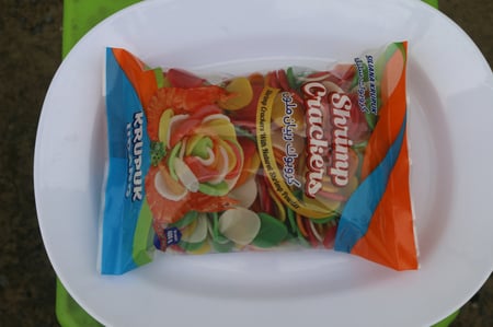 رقائق كروبوك اسيوي بطعم الربيان والثوم  ملون 400 جرام  ASIAN SHRIMP COLORED CRACKERS WITH GARLIC FLAVOR 400 GRAMS