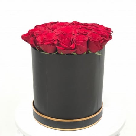 ليكسوري بوكس مع ورد أحمر