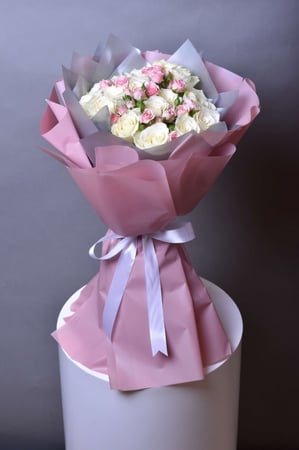 بوكيه ابيض ووردي