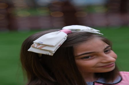 فستان وردي بكسرات