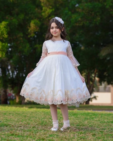 فستان دانتيل