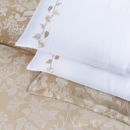 افضل مفارش كوين صيفي فاخر جاكار مطرز 8 قطع بيج فاتح - مفارش ميلين