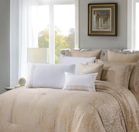 شراء مفارش كوين صيفي فاخر جاكار مطرز 8 قطع - بيج - مفارش ميلين