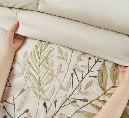 أفضل مفارش صيفية نفرين مطرز 7 قطع بروتي - بيج فاتح - مفارش ميلين