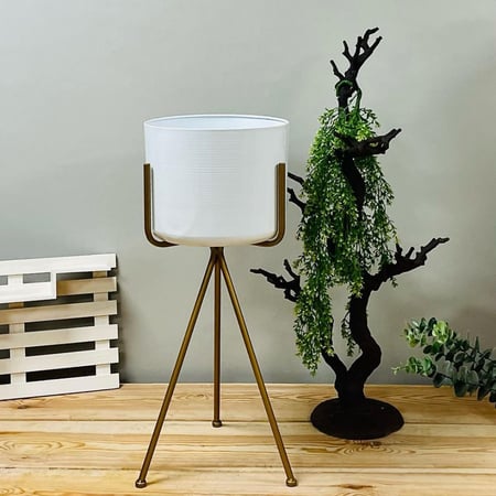 مركن حديد ابيض زرع صناعي نباتات وشجر صناعي ورود زينه تنسيق ترتيب حدائق