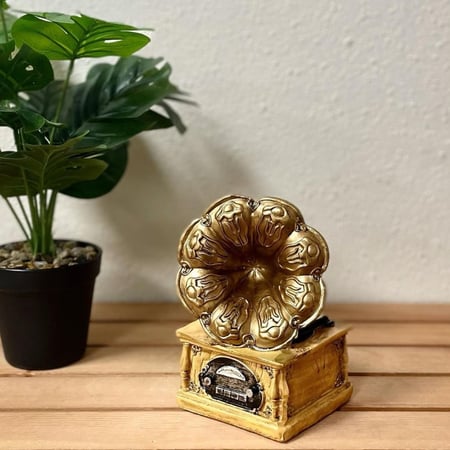 جرامافون سيراميك ذهبي بصندوق بيج انتيك تحف وهدايا انتيكات ديكورات