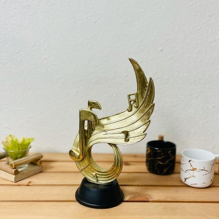 ريشة بشارة الموسيقى ذهبية قاعدة سيراميك تحف وهدايا ديكورات المنزل