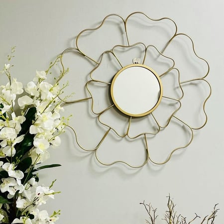 مرايا انتيك باطار حديد ذهبي بشكل وردة مرايا ديكورات المنزل مرايه حائط