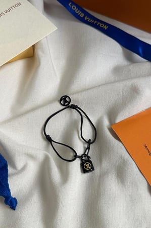 لويس فتون خيط