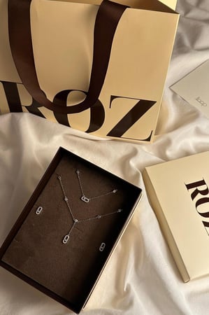 سلسال دبل مع حلق ناعم من روز