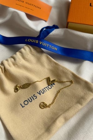 اسواره لويس فتون مطليه