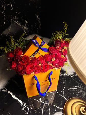 لويس فتون جلد اسود