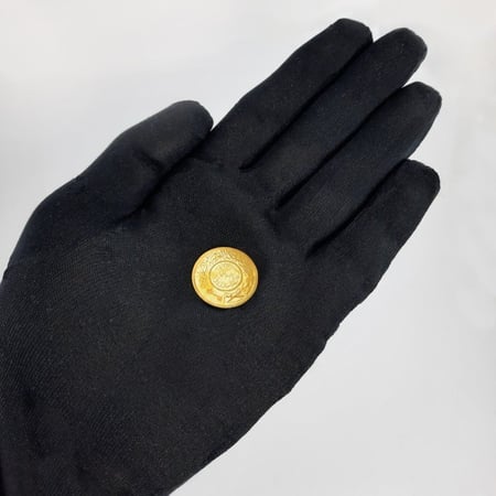 جنيه الذهب مع حلقة شكل سعودي عيار 22 وزن 2.5 جرام